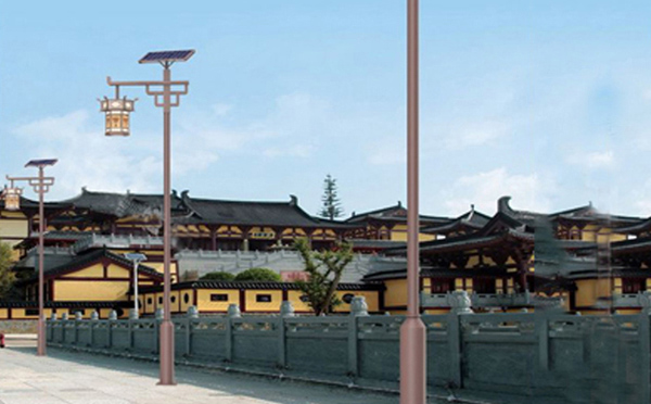 格尔木太阳能路灯不亮故障排查与修复