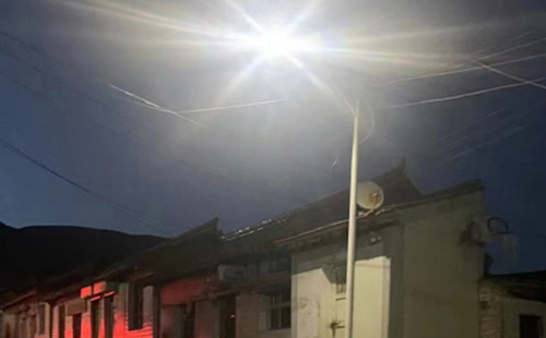 农村院子里最适合的格尔木太阳能路灯亮度与安装要点