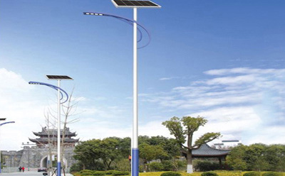 格尔木格尔木太阳能路灯价格差在哪？影响造价的4大核心因素揭秘